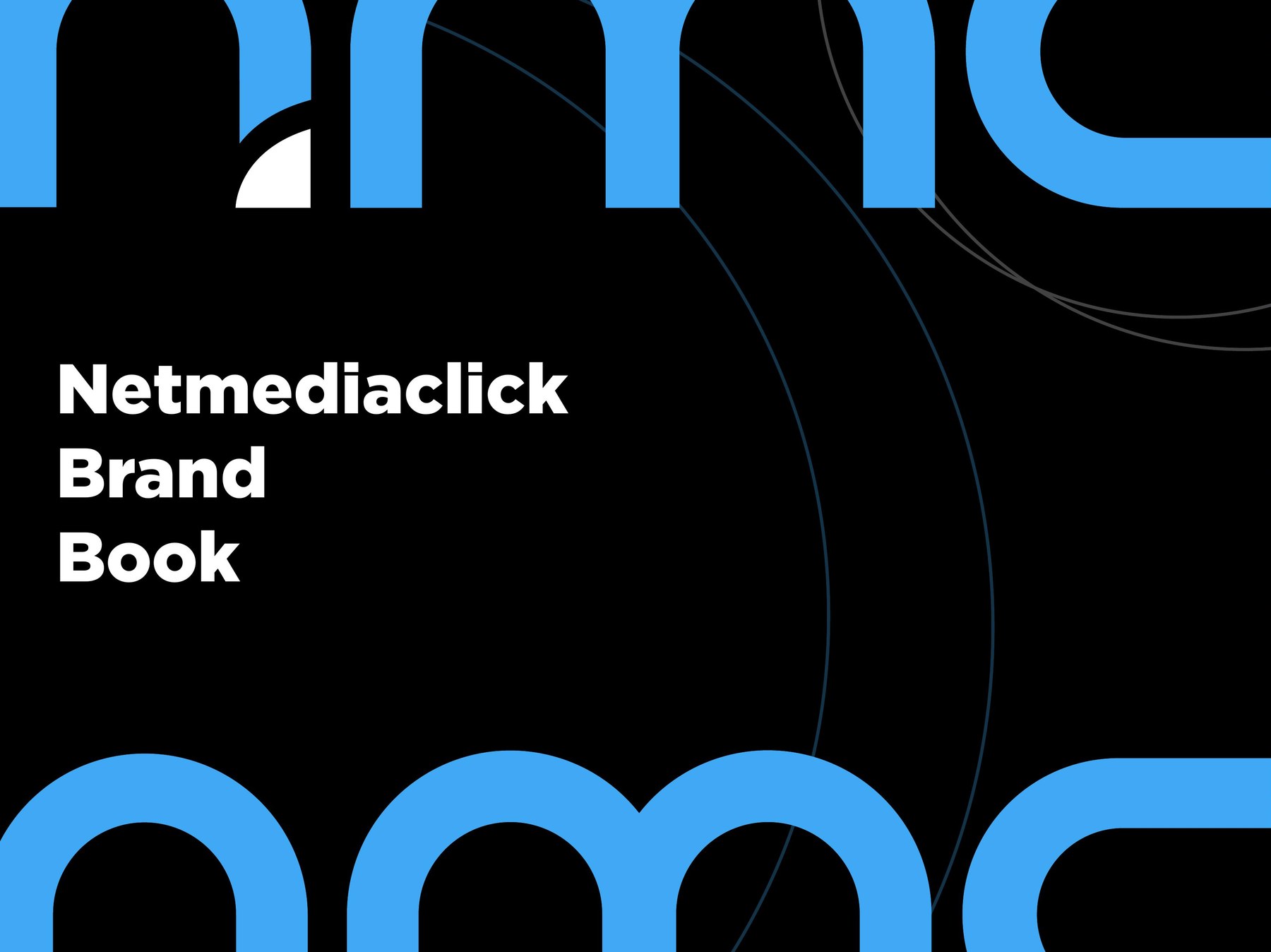 Mockup del brand NetMediaClick su borraccia e cancelleria